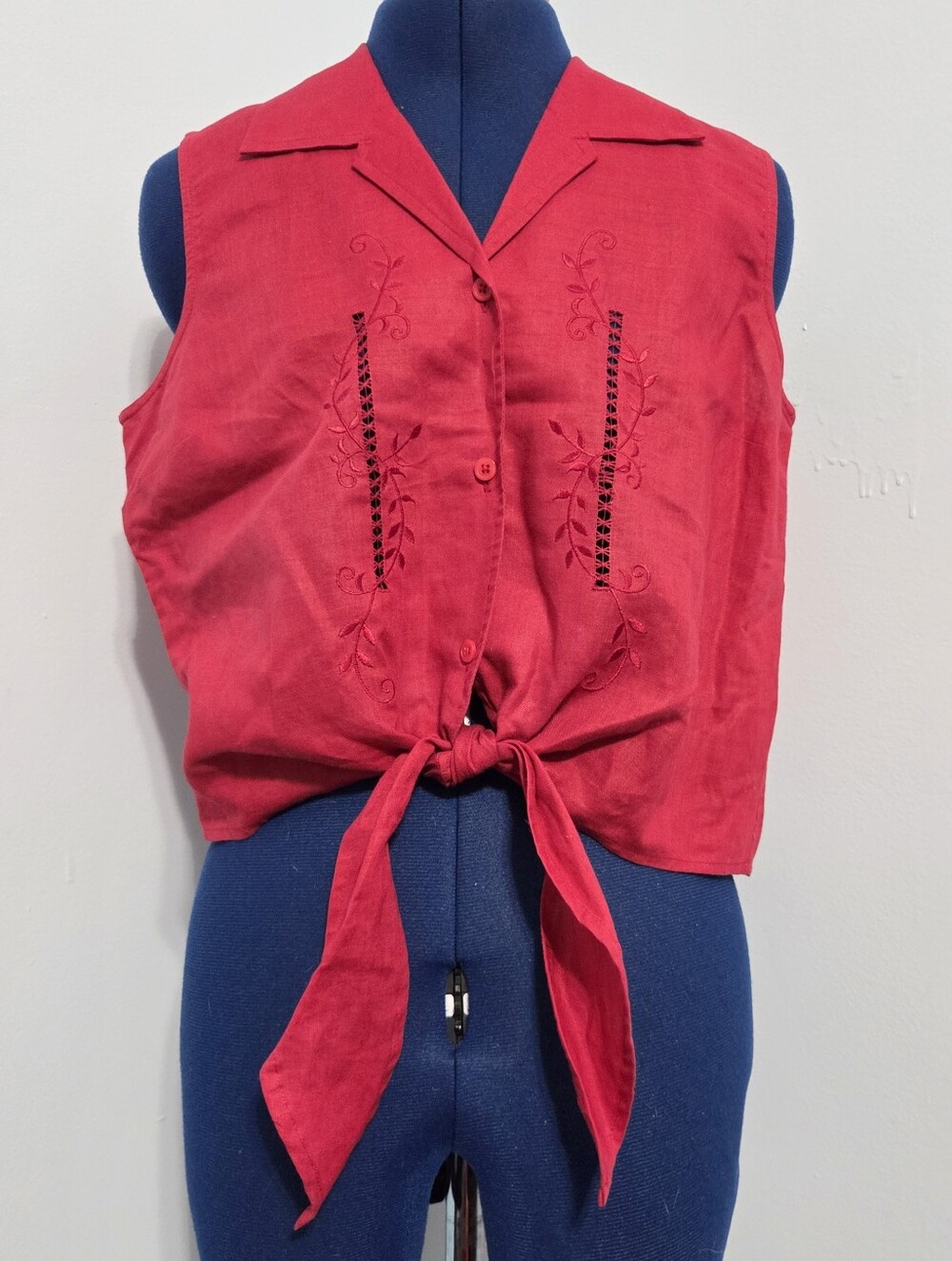 Vintage Red Embroidered Tie Front Top Size M